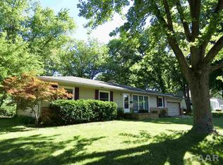 213 W Gloria Dr, Eureka, IL