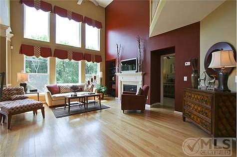 5th image of 212 Riverbend Dr