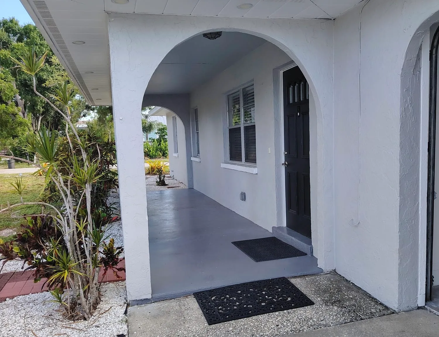 3 bed, 1.5 bath, 1500 sqft, $2,300 — Photo 2