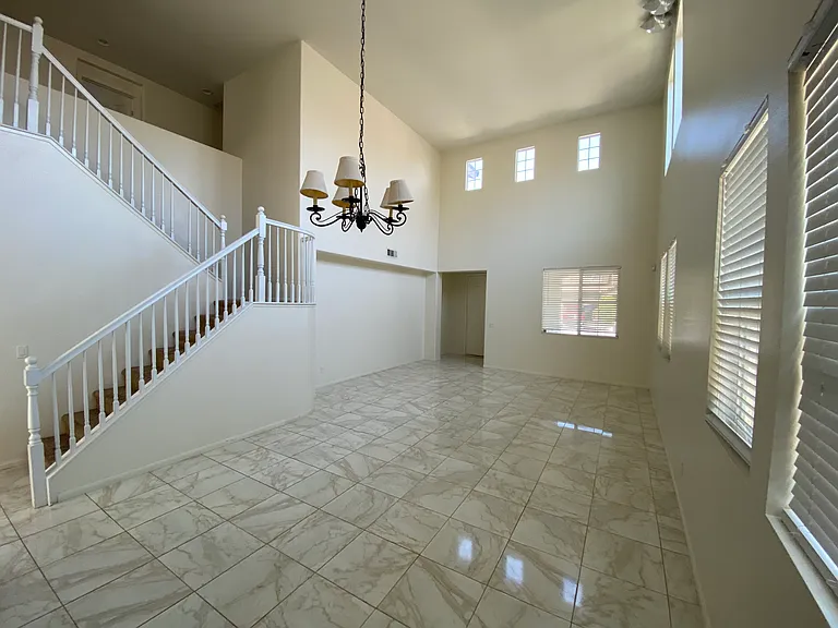 1393 Veronica Trl — Photo 5