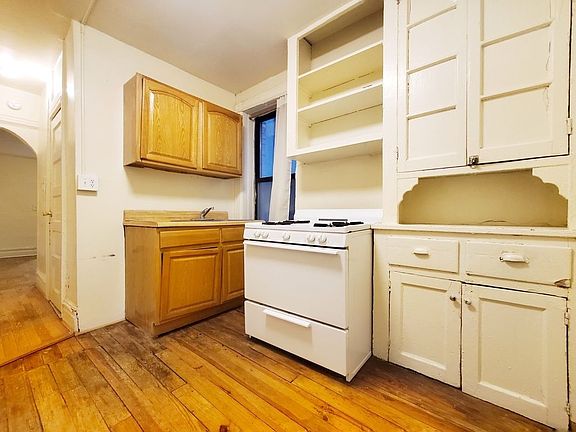 3rd image of 1050 Bergen St #2AA