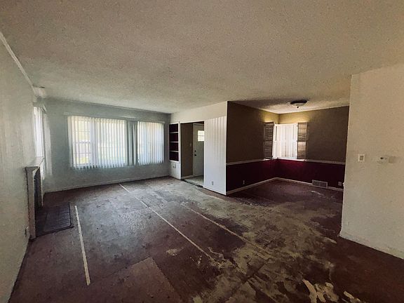 4th image of 1331 W Logan St