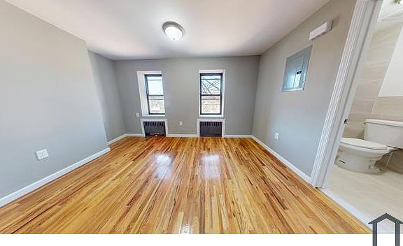 3rd image of 390 Saint Marks Pl #2