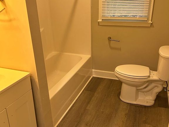 5th image of 416 Ross St