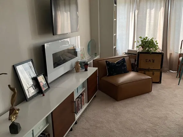 5340 Holmes Run Pkwy Unit 1006, Alexandria, VA 22304