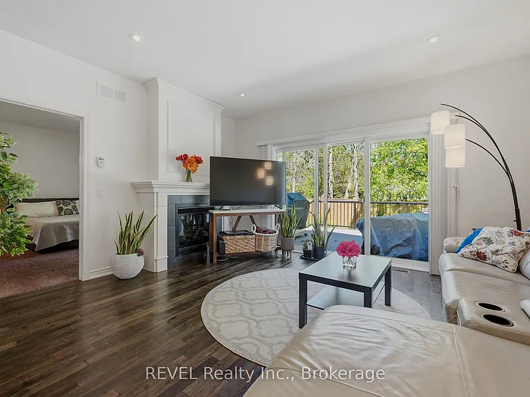39 Pierpoint Dr — Photo 13