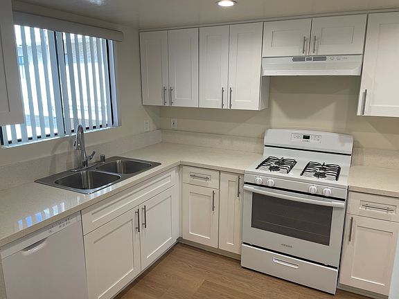 3rd image of 1039 Justin Ave #Ac2f304d0