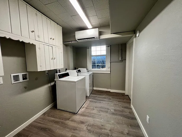 401 NW Bailey Ave #102 — Photo 6