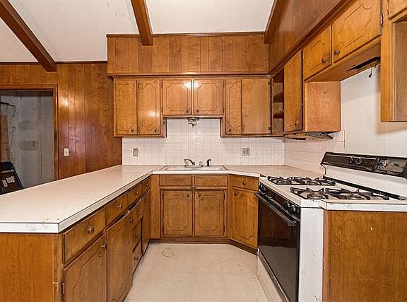 4th image of 530 N 80th St