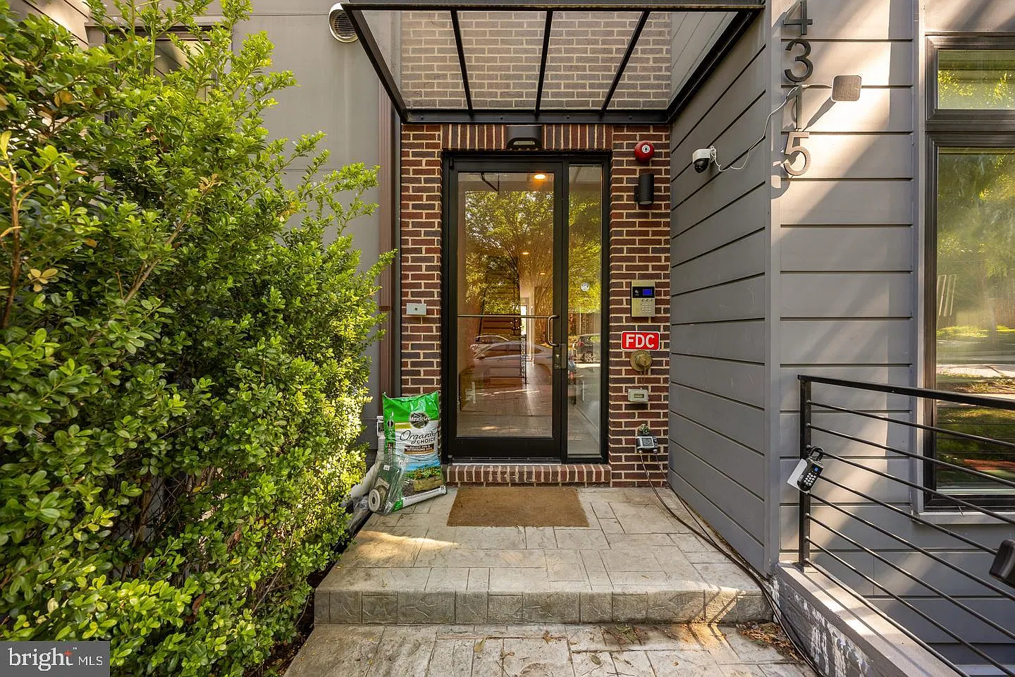 1 bed, 1.0 bath, 724 sqft, $2,500 — Photo 3