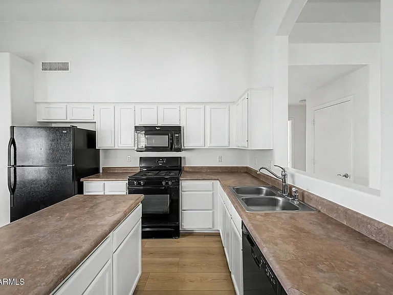 3290 E Juanita Ave — Photo 11