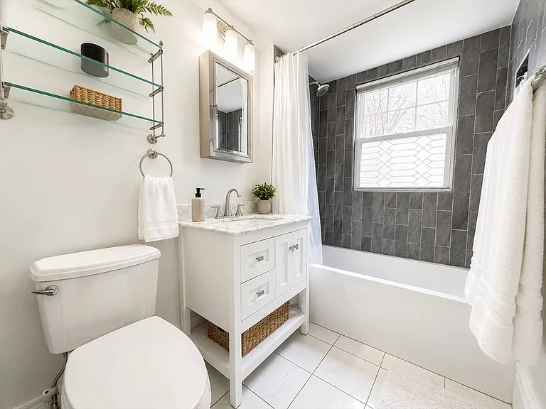 132 Middlesex Rd #1 — Photo 8