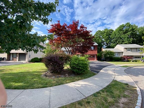 3rd image of 6 Midwood Ave
