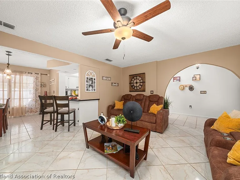 4201 Westminster Rd — Photo 4