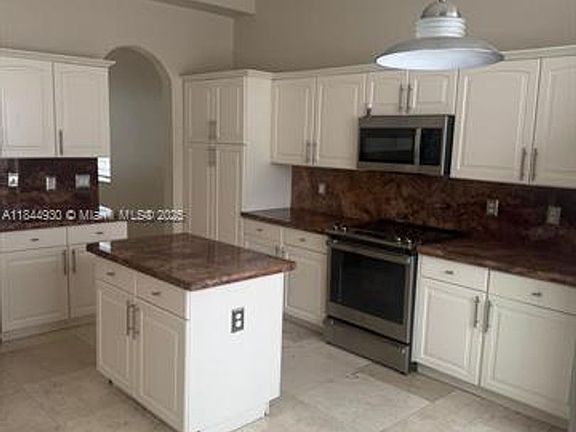 5th image of 8821 NW 179th Ln #8821