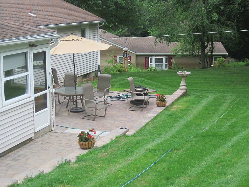 2nd image of 39 Laurel Wood Dr