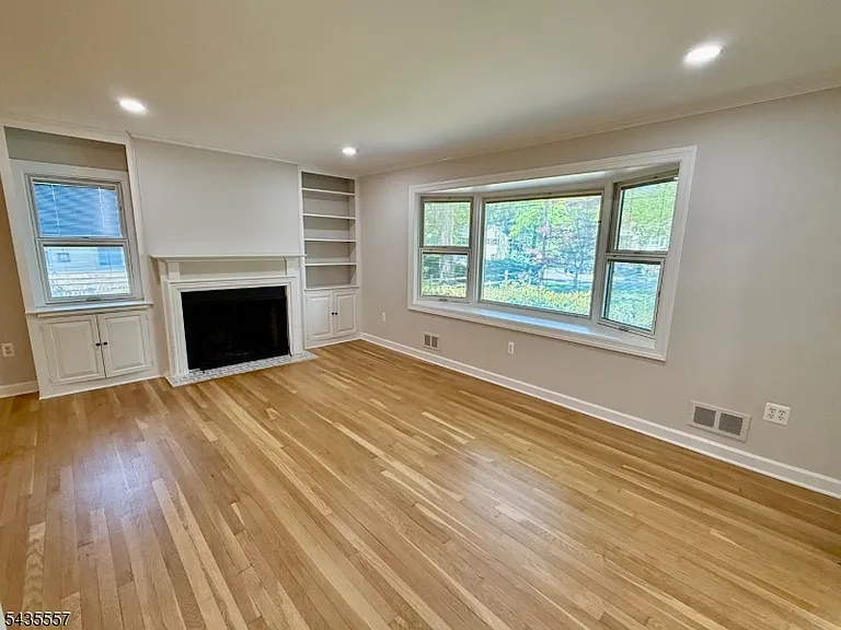 48 E Madison Ave — Photo 10