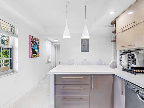 4th image of 805 Cypress Boulevard #210