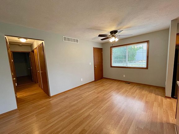 4th image of 107 E John St #107