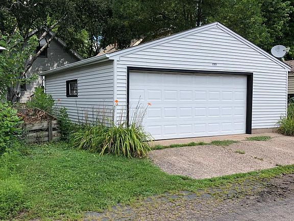3rd image of 1362 Palace Ave