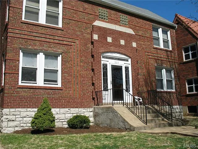6615-6617 Devonshire Ave photo 1