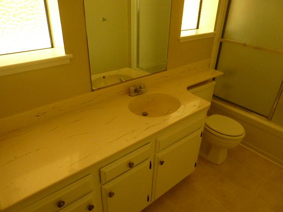 5th image of 2354 Villanova Cir Unit B