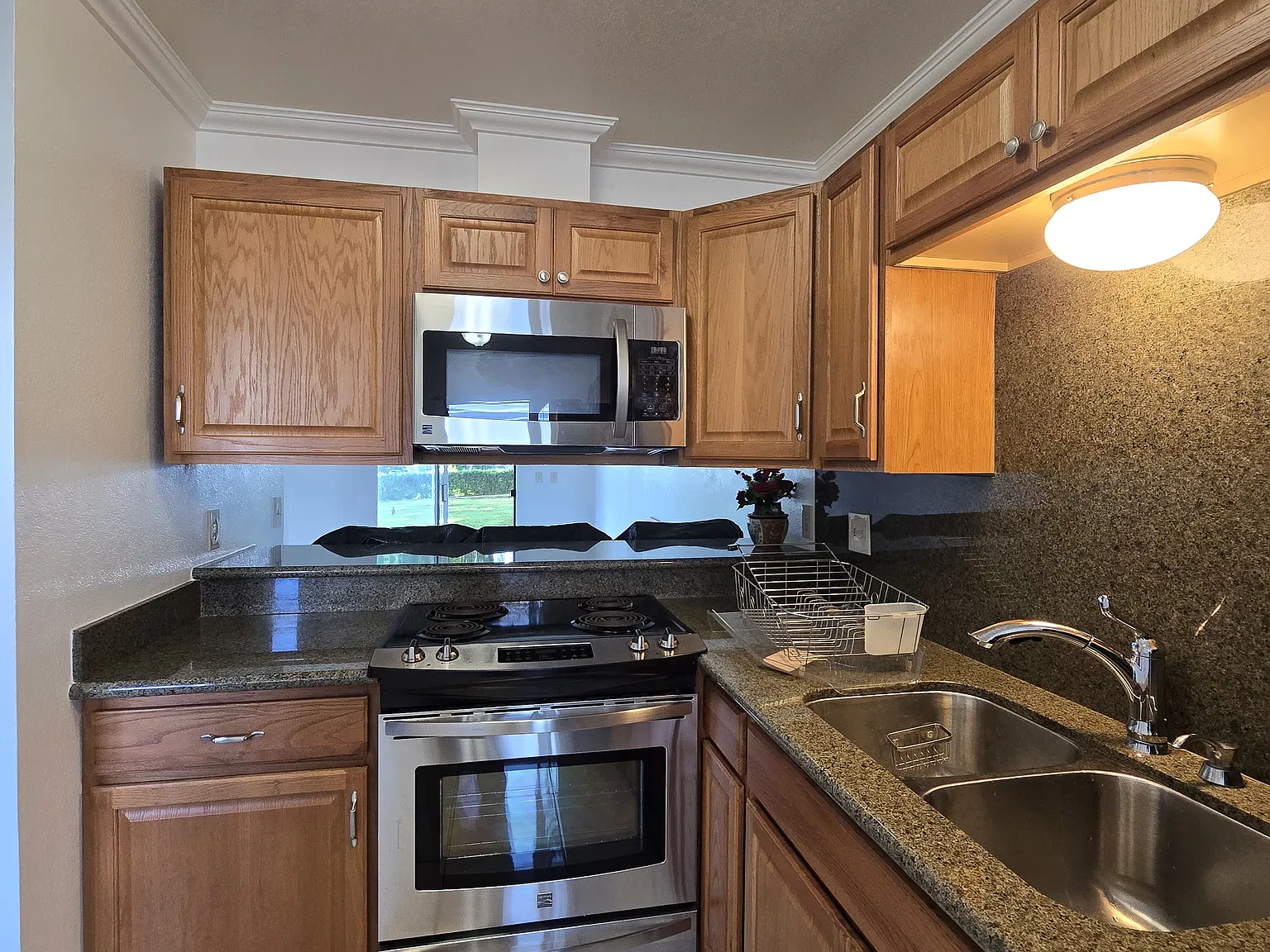 2 bed, 803 sqft, $2,850 — Photo 2