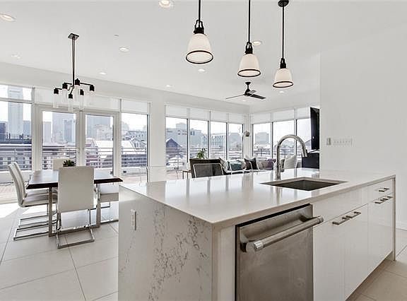 4th image of 519 Wilkinson St #Penthouse 404