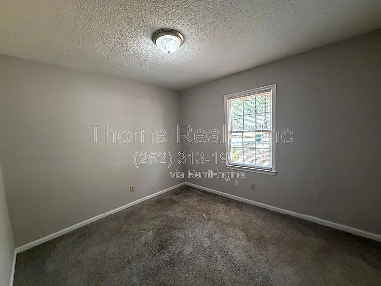 2257 Sherwood Ave — Photo 18