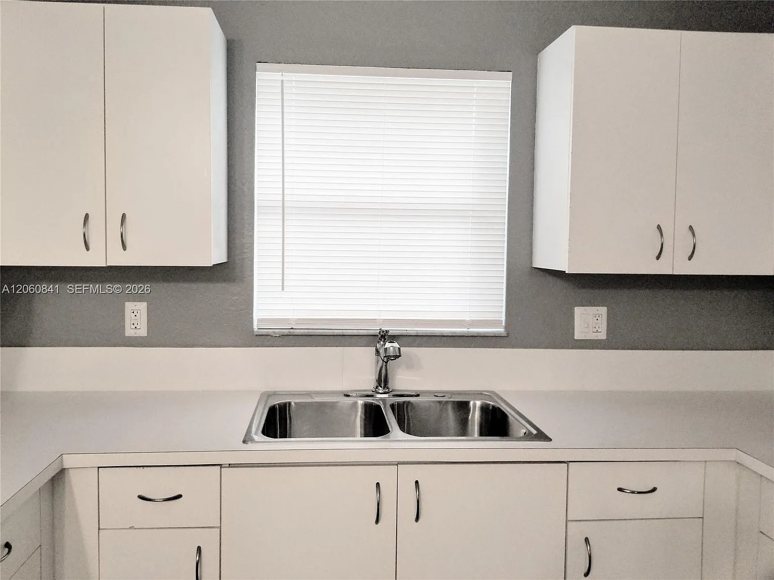 4 bed, 2.0 bath, 1290 sqft, $2,950 — Photo 3