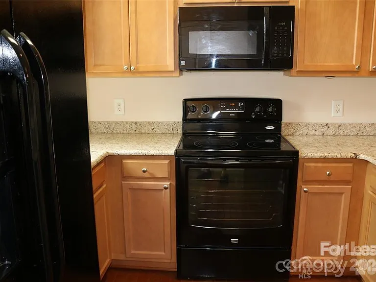 9806 Longstone Ln — Photo 12