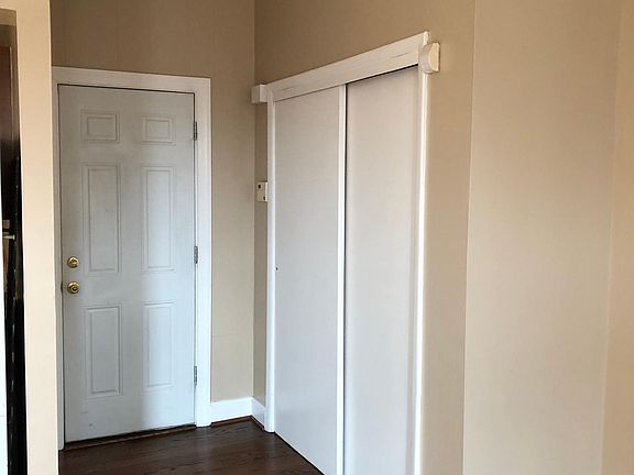 Foyer & Front Hallway Closet