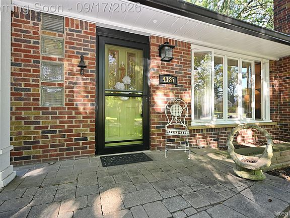 2nd image of 4187 Kenmore Rd
