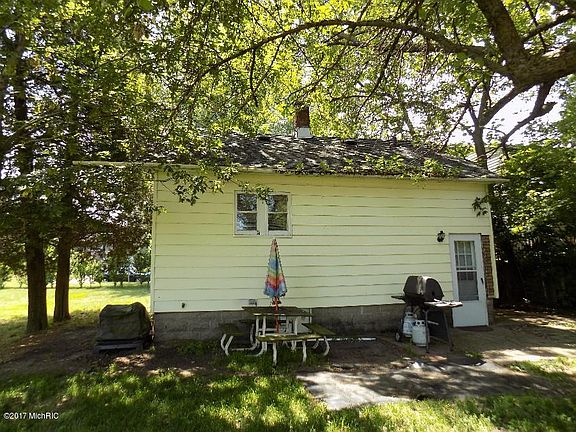 2nd image of 1711 Pennoyer Ave