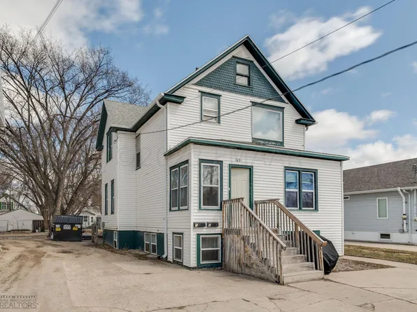 1621 3rd Ave S, Fargo, ND 58103