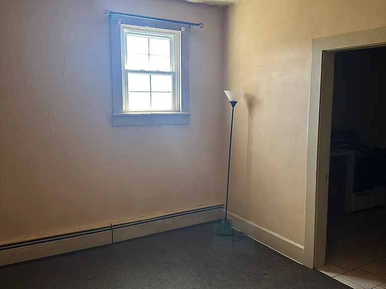 350 Main St #6 — Photo 3