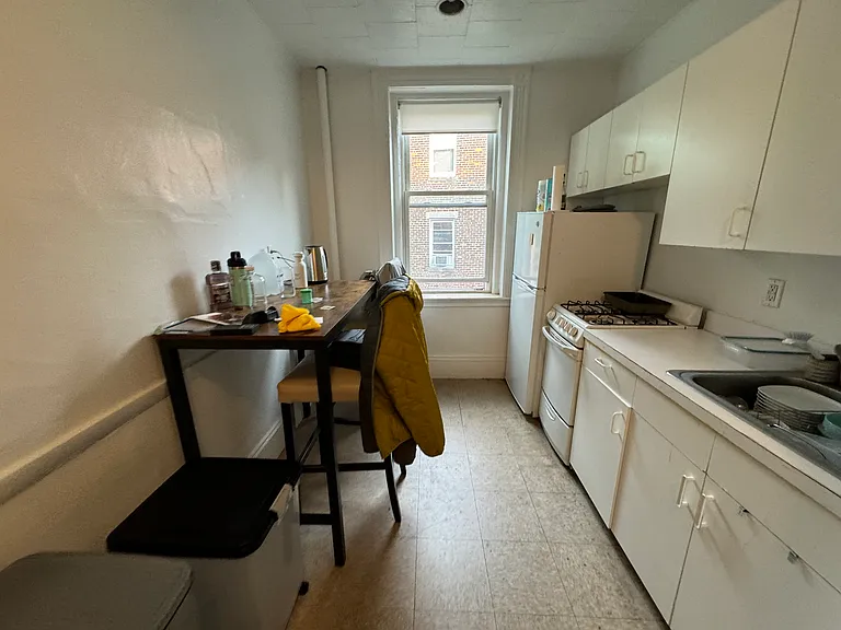 120 Warren St #3 — Photo 6
