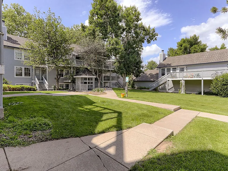 1601 W Swallow Rd #1G — Photo 4