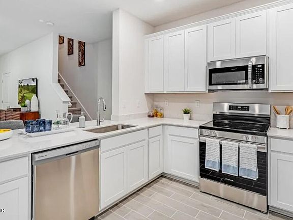 4th image of 2121 WINDWARD CAY Lane