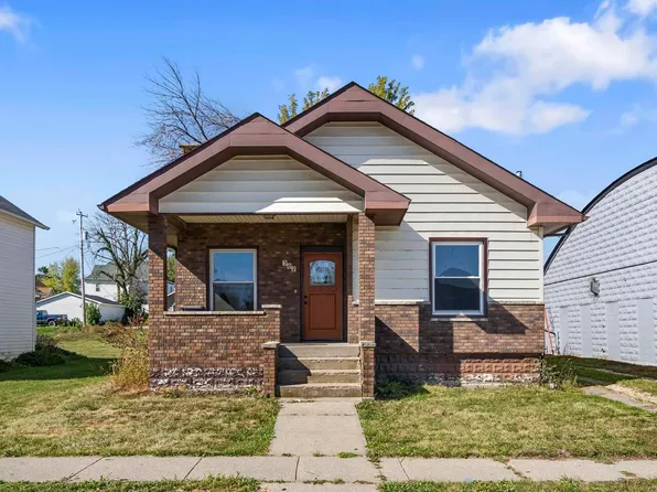 302 7th Ave, Clarence, IA 52216