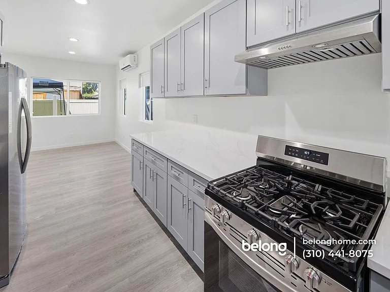 20144 Stagg St — Photo 10