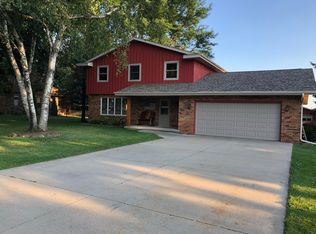 768 E Center St, Juneau, WI 53039