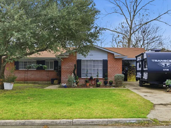 846 Horseshoe Trail, Universal City, TX 78148