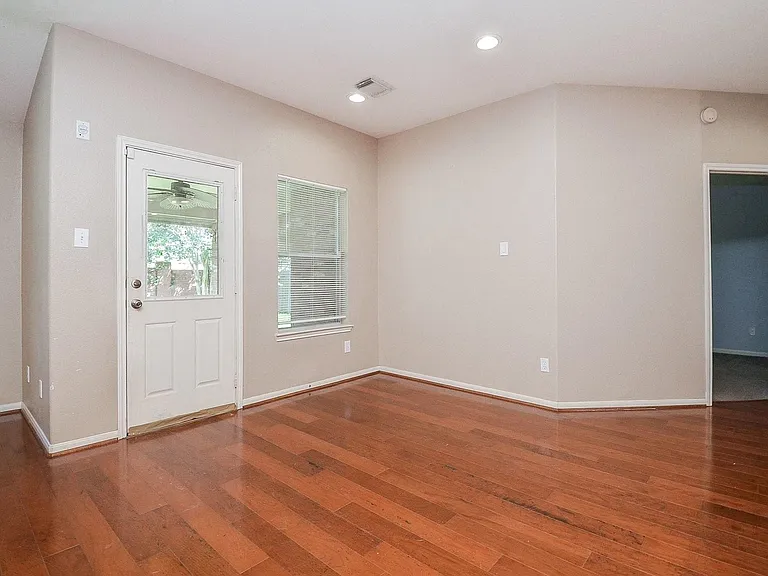 26822 Kingston Glen Ln — Photo 9