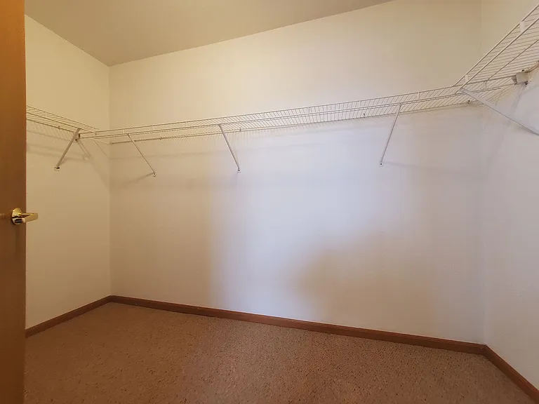 255 Louise Dr — Photo 10