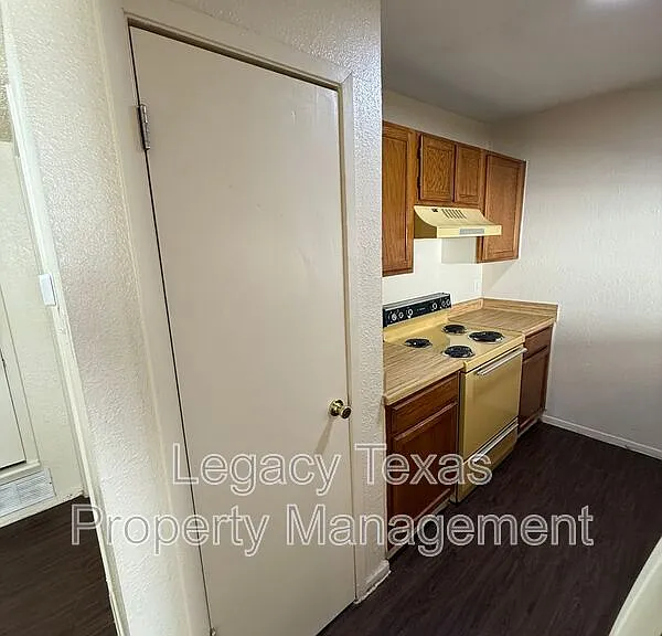 1713 Short St #A — Photo 4