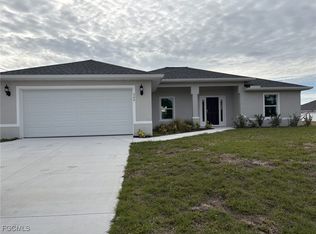1806 NE 27th St, Cape Coral, FL 33909
