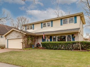 1308 N Mitchell Ave, Arlington Heights, IL 60004