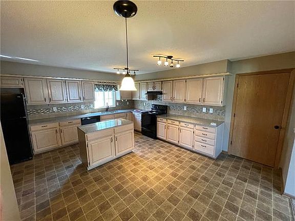3rd image of 1904 S Viking Ct