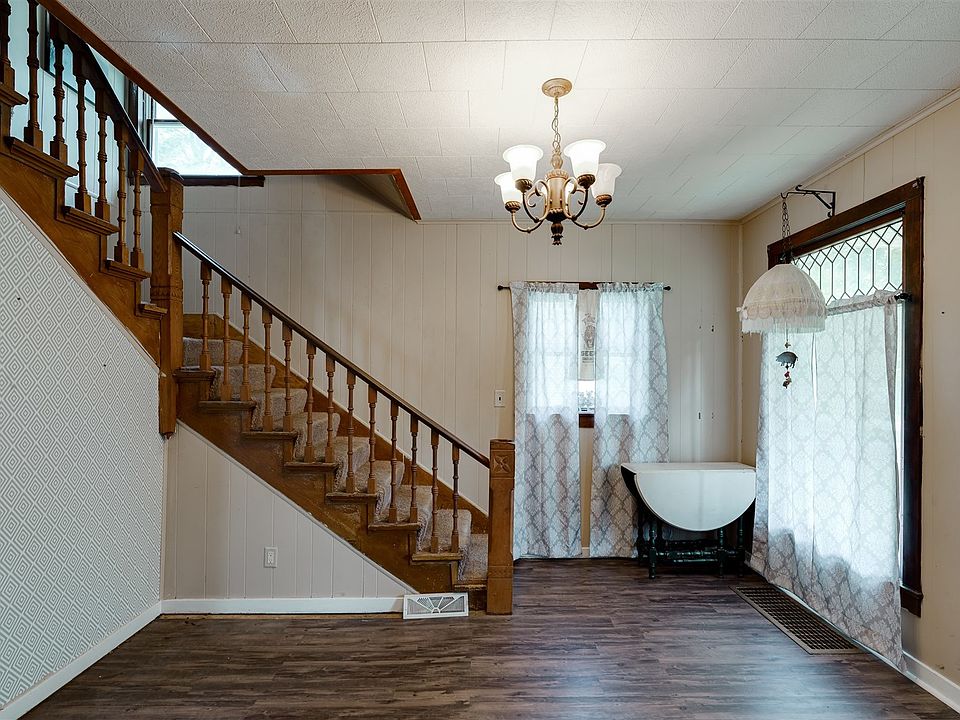 621 S Vermillion St, Pontiac, IL 61764 Zillow